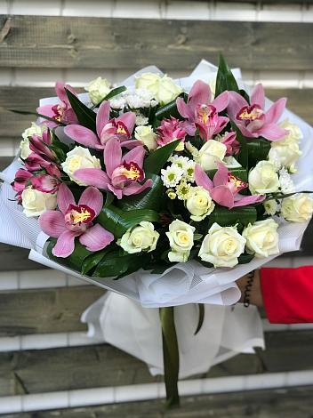 Букет цветов из: Розы и Хризантемы в Палехе