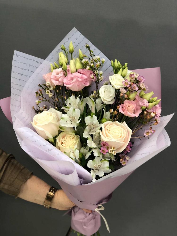 Букет цветов из: Альстромерии, Розы и Лизиантусы в Палехе