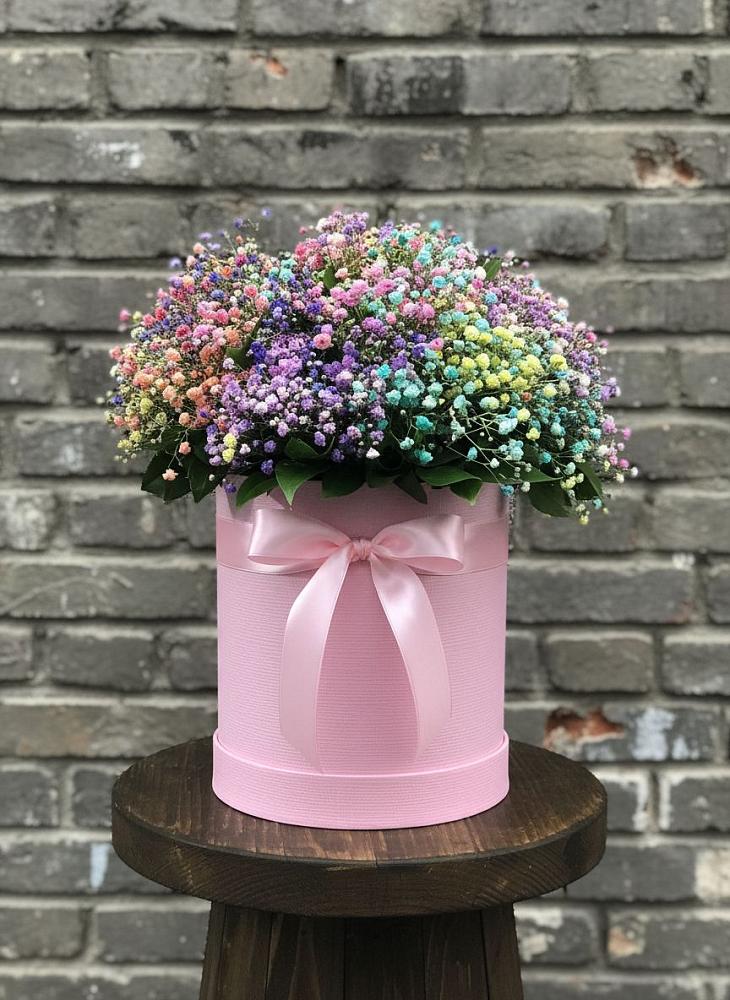 Цветочная композиция из Гипсофила и Розы в шляпной коробке в Палехе