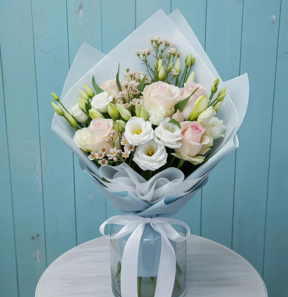 Букет цветов из: Розы и Лизиантусы в Палехе