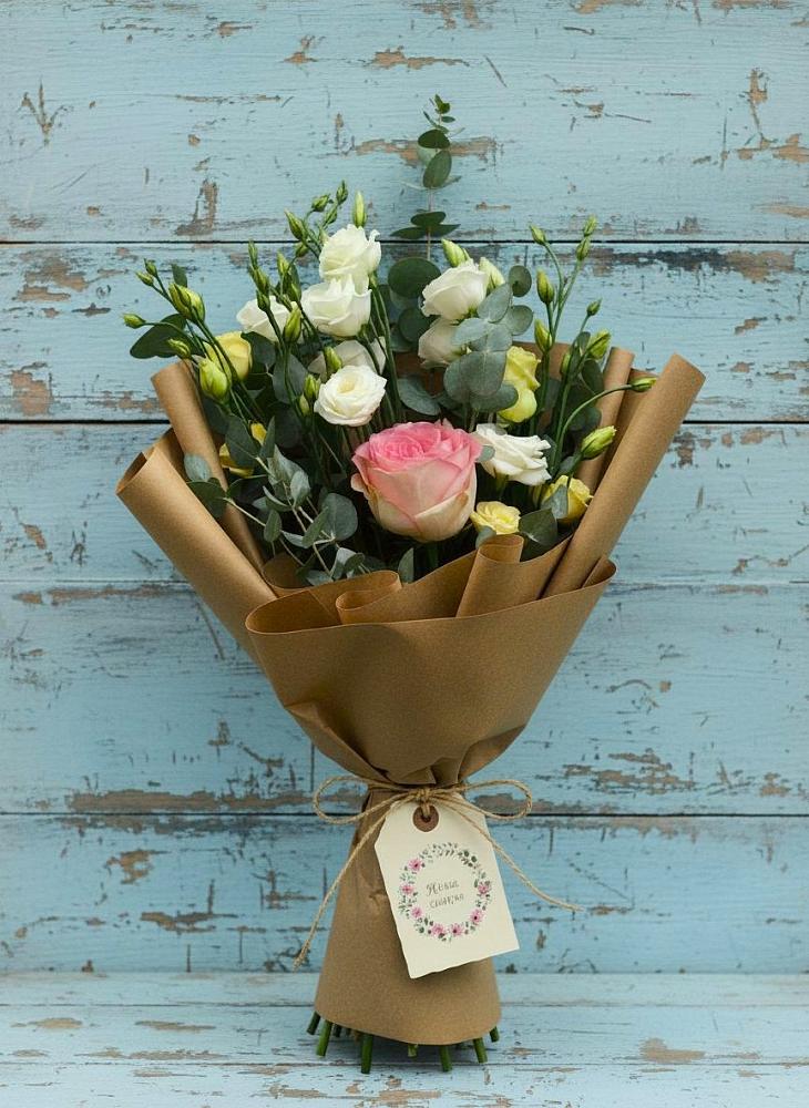 Букет цветов из: Розы и Лизиантусы в Палехе