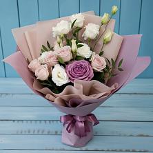 Букет цветов из:  Розы и Лизиантусы в Палехе