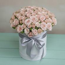 Цветочная композиция из Розы в шляпной коробке в Палехе