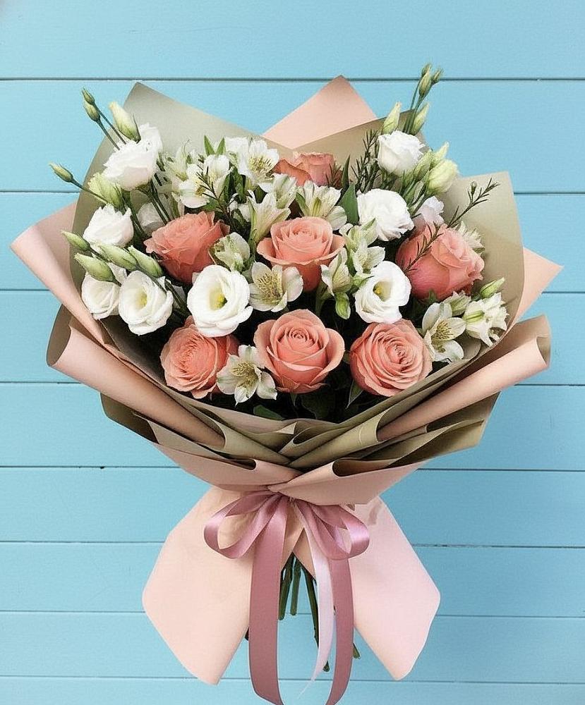 Букет цветов из: Розы, Альстромерии и Лизиантусы в Палехе