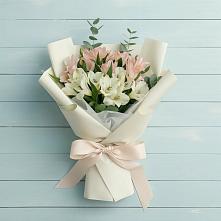 Букет цветов из:  Альстромерии в Палехе