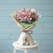 Букет цветов из:  Орхидеи и Розы в Палехе