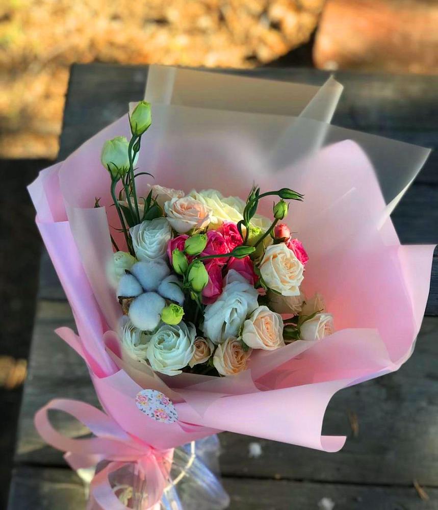 Букет цветов из: Розы и Лизиантусы в Палехе