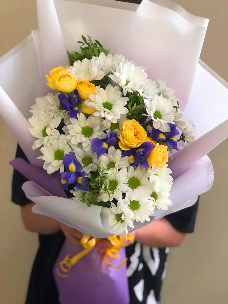 Букет цветов из: Ирисы, Хризантемы и Розы в Палехе