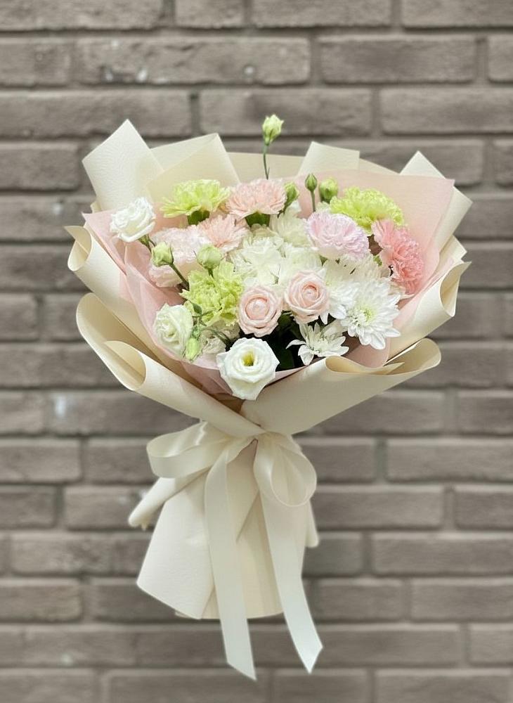 Букет цветов из: Гвоздики, Розы, Лизиантусы и Хризантемы в Палехе